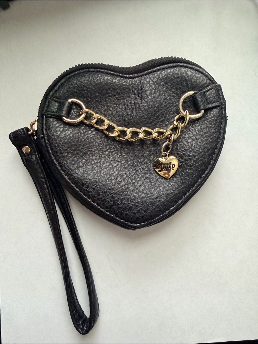 Juicy Couture Y2K faux Leather Black Heart Wristlet‎ Bag with Gold Chain Charm